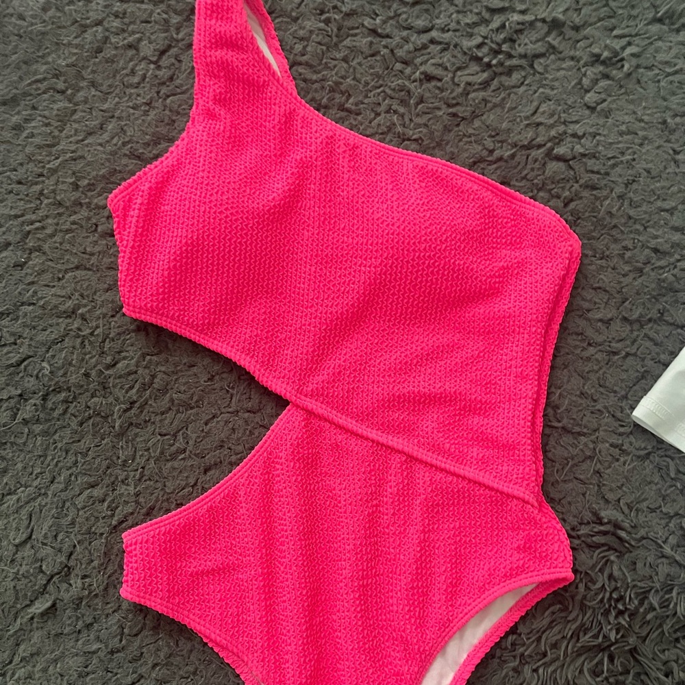 My loss is your gain.   I missed the return window.  Never worn.pet/smoke free